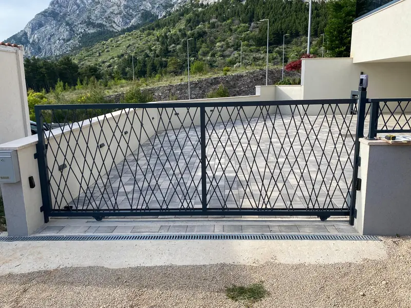 Moderna ograda, primjer 1