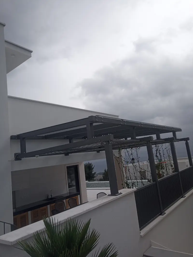 Nadstrešnica, primjer 7